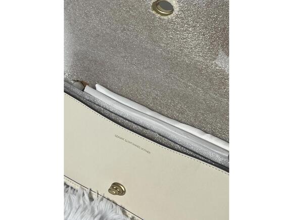 Coach Ivory Leather Crossbody Bag with Gold Chain Strap - Picture 4 of 9